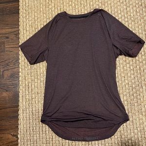 Lululemon Drysense Training Short Sleeve Shirt - Size Large (Dark Red/Maroon)